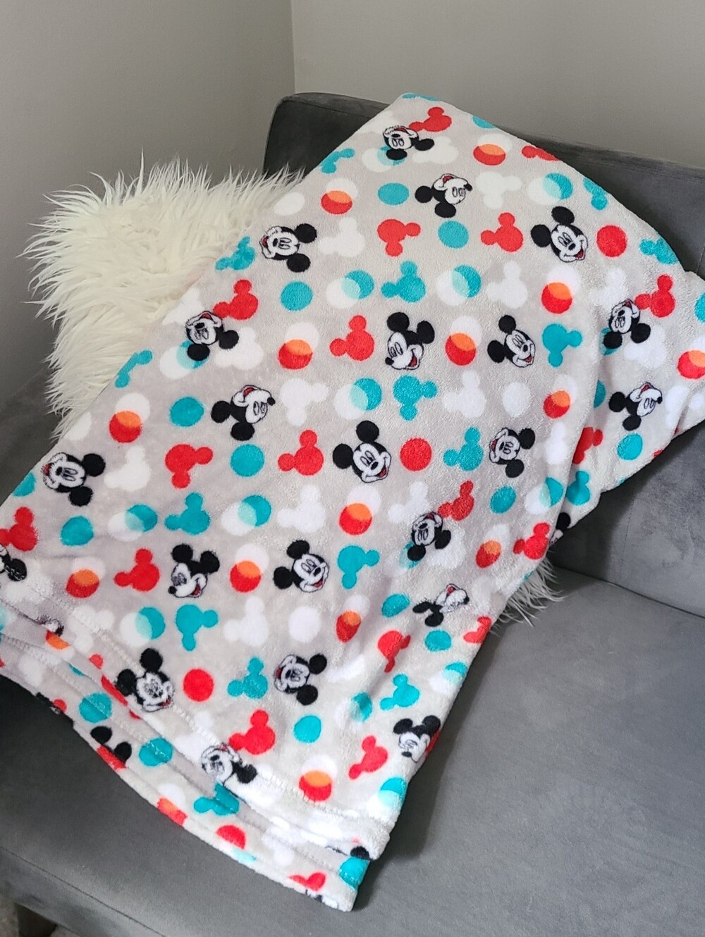 Mickey Mouse Fleece Blanket 60" x 72"
